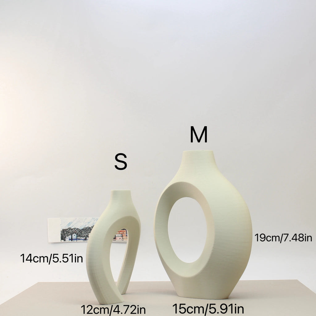 A Set of Hugging Vase Ornaments